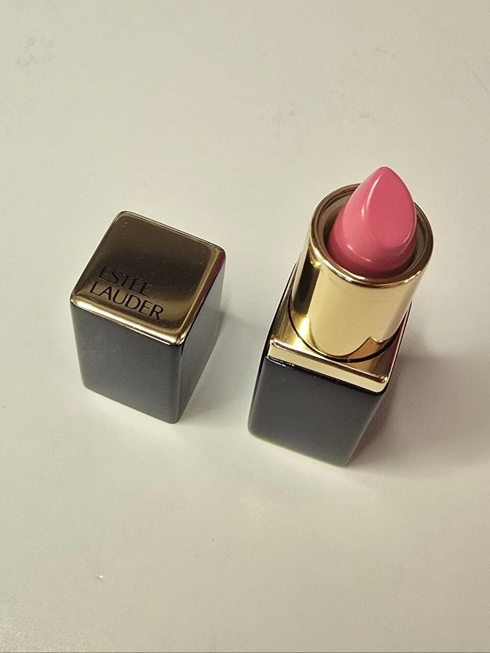 Estee Lauder Re-Nutriv Ultimate Diamond Skincare Set With Pouch - Picture 2 of 9